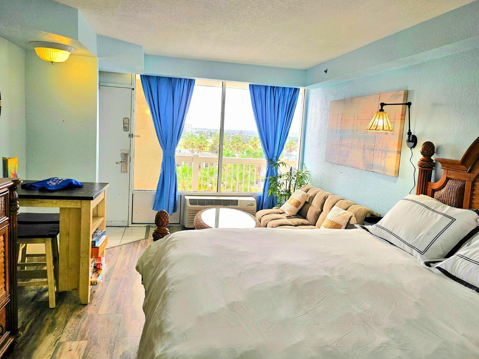 Stay On The Beach! Wonderful Location! Daytona Beach Bagian luar foto